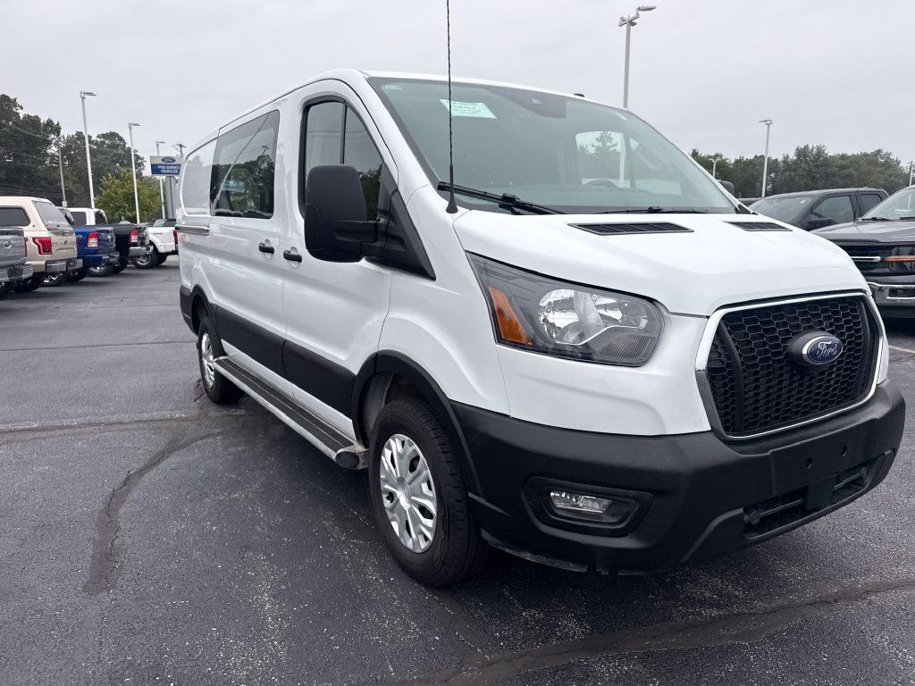 Used 2025 Ford Transit 250 Low Roof w/ Exterior Upgrade Package RWD image 4