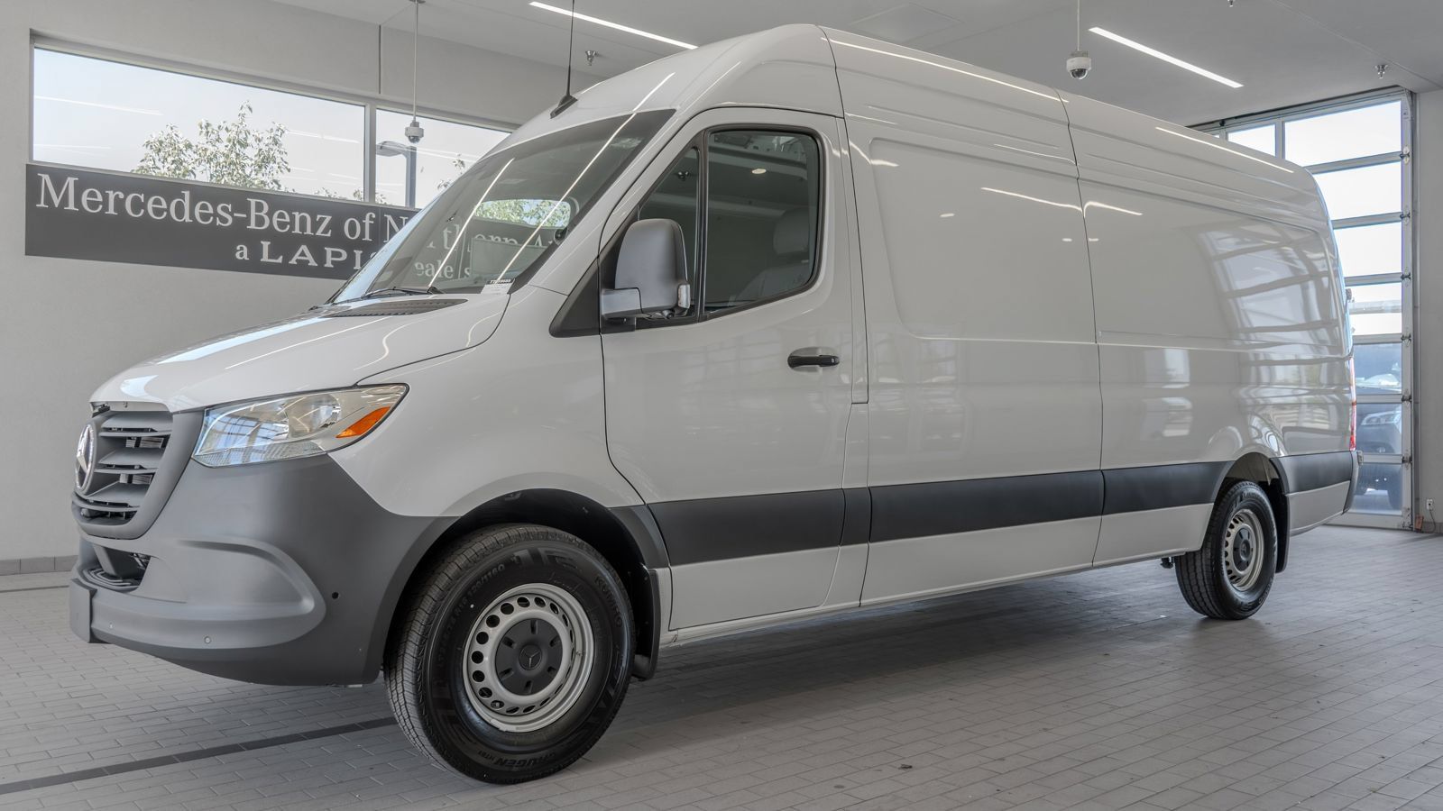 Used 2026 Mercedes-Benz Sprinter 2500 image 3