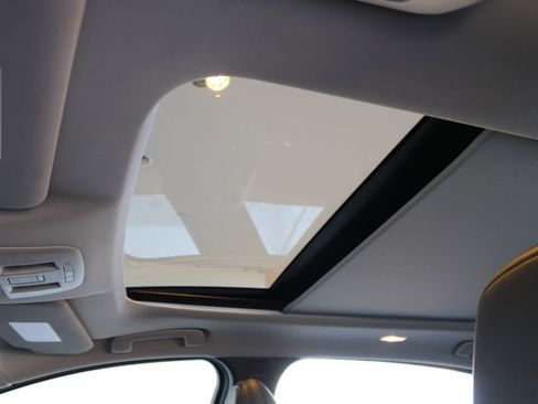 Used 2023 Nissan Ariya AWD image 18