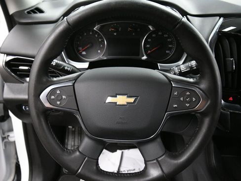 Used 2020 Chevrolet Traverse LT image 12
