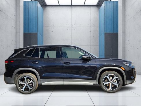 New 2026 Volkswagen Tiguan SE image 23