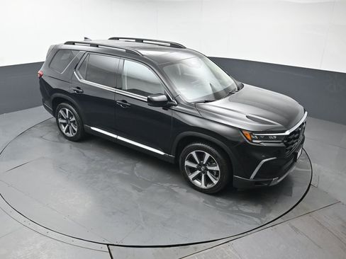 Used 2025 Honda Pilot Elite image 47