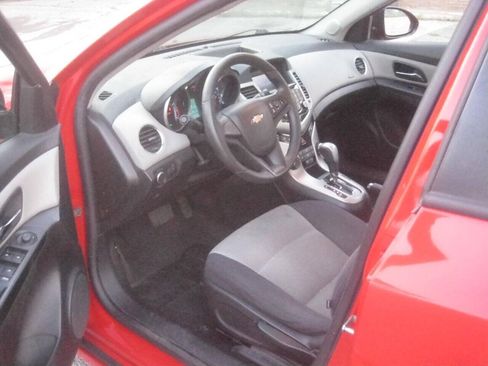 Used 2014 Chevrolet Cruze LS FWD image 11