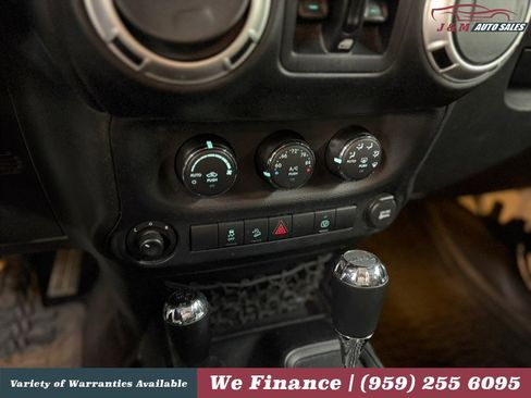 Used 2015 Jeep Wrangler Unlimited Sahara w/ Dual Top Group AWD/4WD image 19