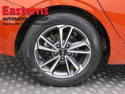 Used 2023 Kia Forte LXS w/ LXS Technology Package FWD image 29