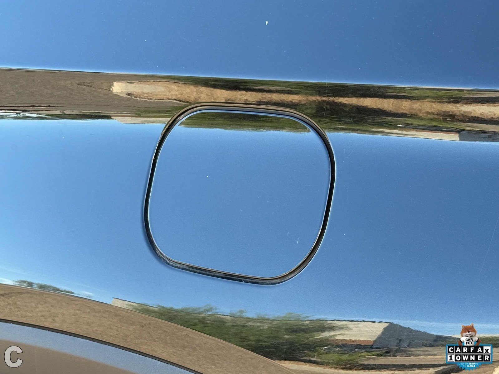 Used 2023 Chevrolet Traverse LS FWD image 18