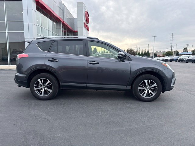 Used 2018 Toyota RAV4 XLE AWD/4WD image 8