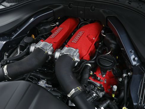 Certified 2025 Ferrari Roma Spider RWD image 36