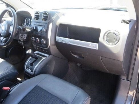 Used 2014 Jeep Compass Latitude w/ All Weather Capability Group image 18