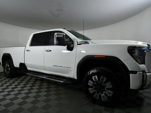 Used 2024 GMC Sierra 3500 Denali w/ Denali Reserve Package image 9