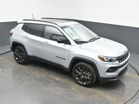 New 2026 Jeep Compass Latitude w/ Sun and Sound Group AWD/4WD image 44