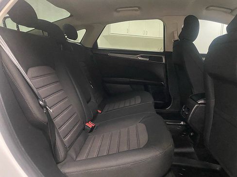 Used 2020 Ford Fusion SE image 15