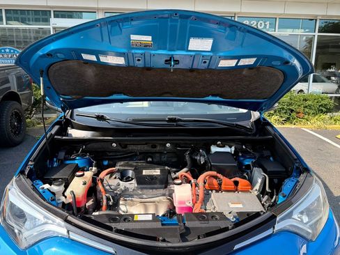 Used 2016 Toyota RAV4 Limited AWD/4WD image 38