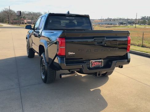 Used 2024 Toyota Tacoma TRD Off-Road image 7