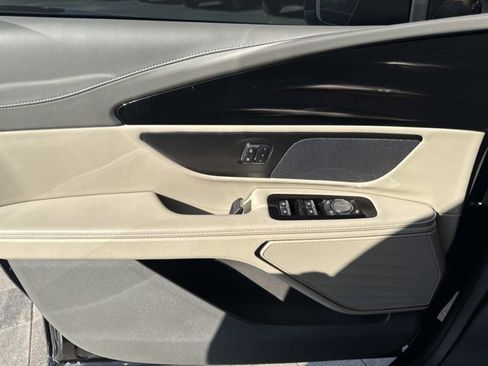 Certified 2025 Lincoln Nautilus Premier image 11