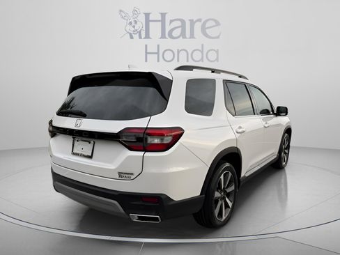 Certified 2024 Honda Pilot Touring image 5