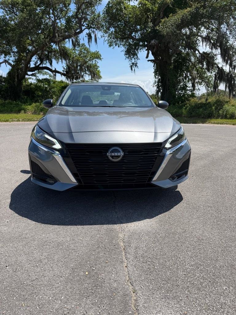 Used 2025 Nissan Altima 2.5 SV FWD image 8