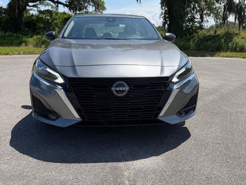 Used 2025 Nissan Altima 2.5 SV FWD image 8