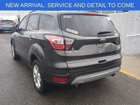 Used 2018 Ford Escape SE w/ SE Sync 3 Package AWD/4WD image 3