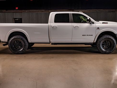 Used 2020 RAM 3500 Limited image 11