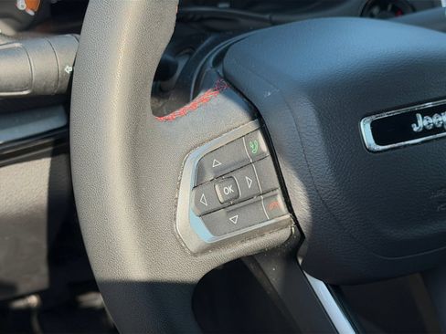 Used 2025 Jeep Compass Trailhawk AWD/4WD image 26