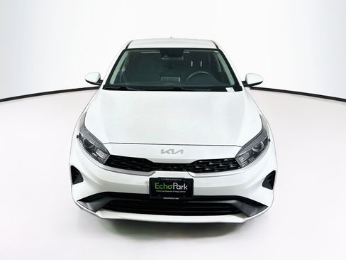 Used 2022 Kia Forte LXS FWD image 2