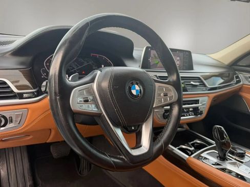 Used 2020 BMW 750i xDrive w/ Autobahn Package AWD/4WD image 12