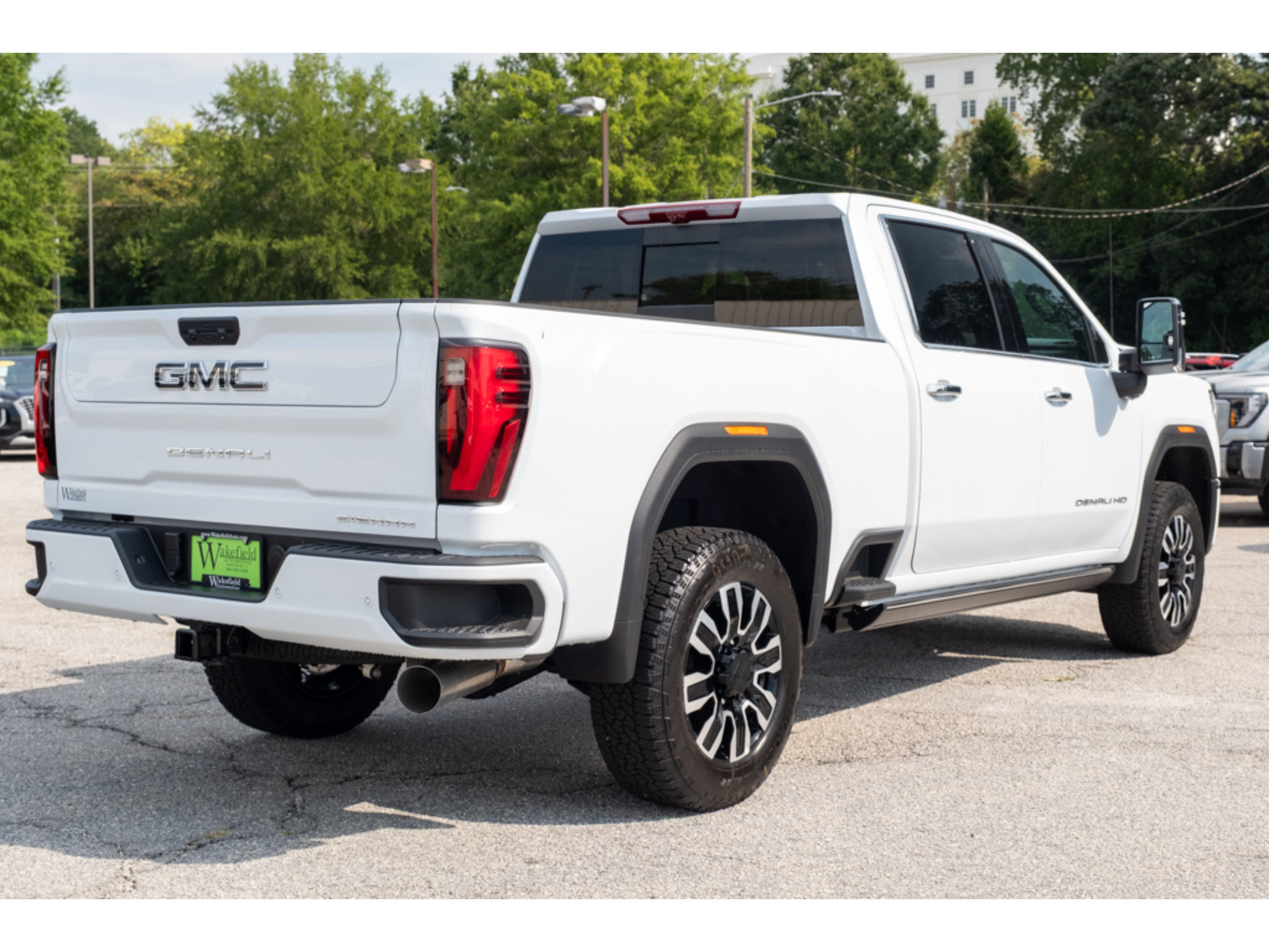New 2026 GMC Sierra 2500 Denali Ultimate w/ LPO, Black Badging Package AWD/4WD image 8