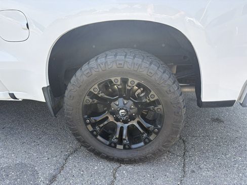 Used 2019 Chevrolet Silverado 1500 LTZ w/ Z71 Off-Road Package AWD/4WD image 46