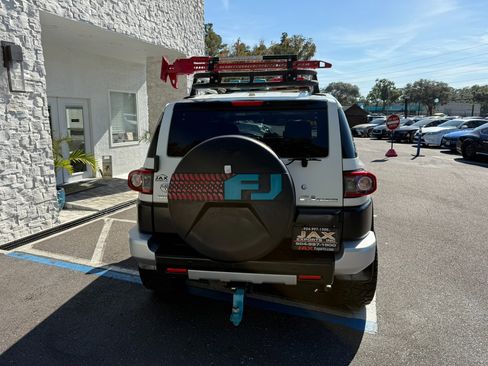 Used 2013 Toyota FJ Cruiser 2WD image 27