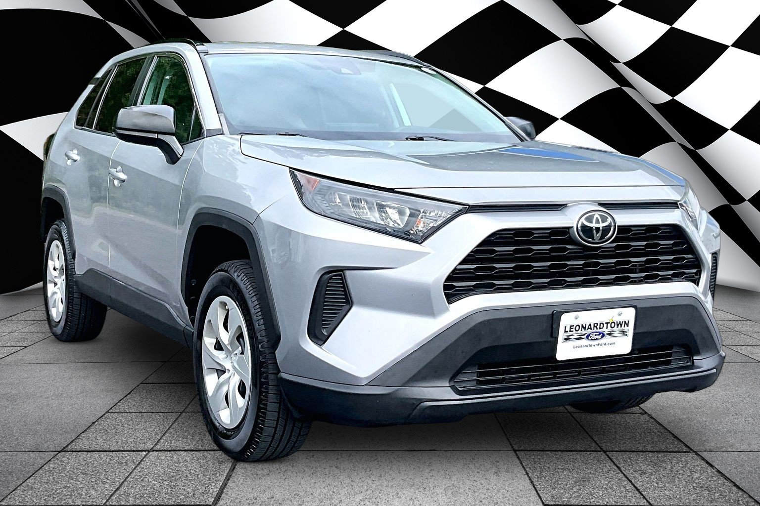 Used 2019 Toyota RAV4 LE AWD/4WD image 14