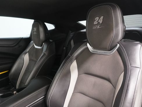 Used 2020 Chevrolet Camaro SS RWD image 12