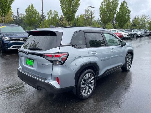 Used 2025 Subaru Forester Touring AWD/4WD image 7
