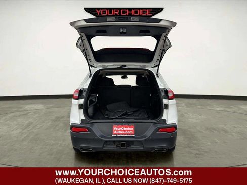 Used 2016 Jeep Cherokee Latitude w/ Safety/Convenience Group image 14