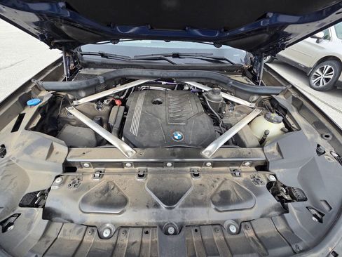 Used 2021 BMW X7 xDrive40i w/ M Sport Package image 31