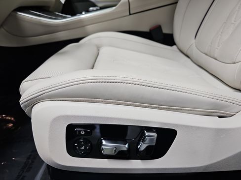 New 2026 BMW X5 xDrive40i w/ Climate Comfort Package image 31