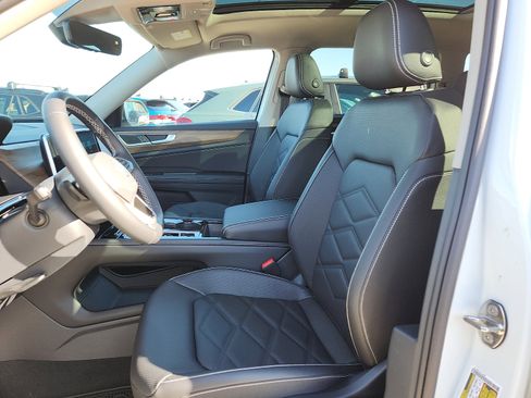 New 2026 Volkswagen Atlas SE image 13