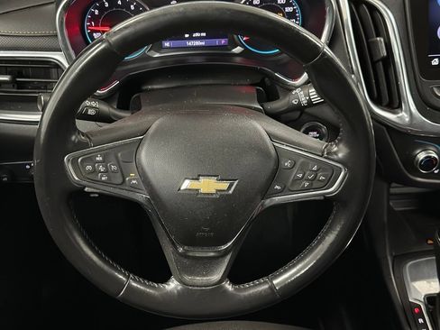 Used 2020 Chevrolet Equinox Premier w/ LPO, Floor Liner Package FWD image 4