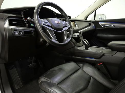 Used 2019 Cadillac XT5 Premium Luxury FWD image 12
