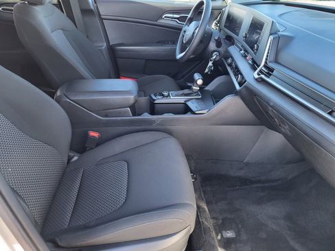 Used 2024 Kia Sportage LX image 22