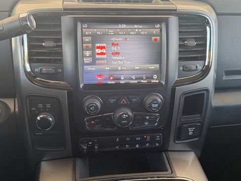 Used 2018 RAM 2500 Laramie w/ Sport Appearance Group AWD/4WD image 12