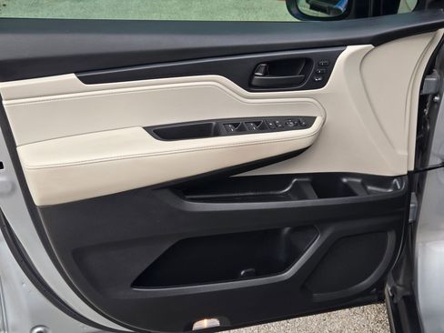 Certified 2025 Honda Odyssey EX-L image 10