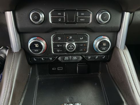Used 2023 GMC Yukon XL SLT RWD image 26