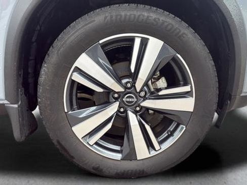 Used 2023 Nissan Rogue SL w/ SL Premium Package AWD/4WD image 12