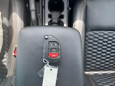 Used 2025 Jeep Wrangler Unlimited Sport AWD/4WD image 29