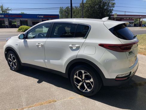 Used 2022 Kia Sportage LX image 7