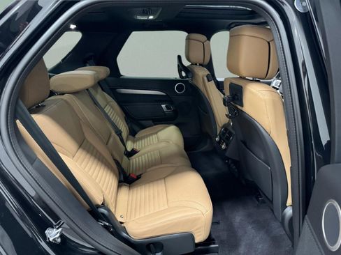 Used 2026 Land Rover Discovery Limited Edition image 10