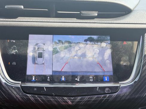 Used 2023 Cadillac XT6 Premium Luxury w/ Technology Package FWD image 11