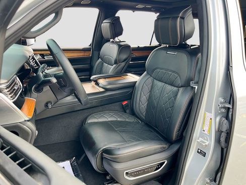 Certified 2024 Jeep Grand Wagoneer Series III AWD/4WD image 22