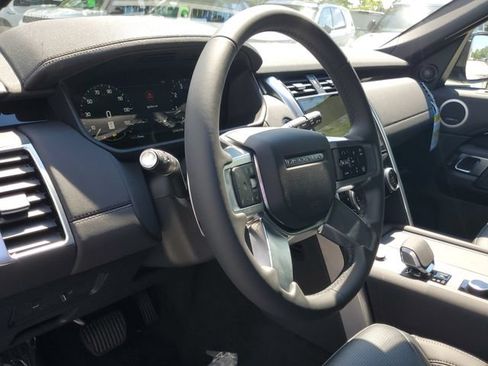 New 2026 Land Rover Discovery S AWD/4WD image 17